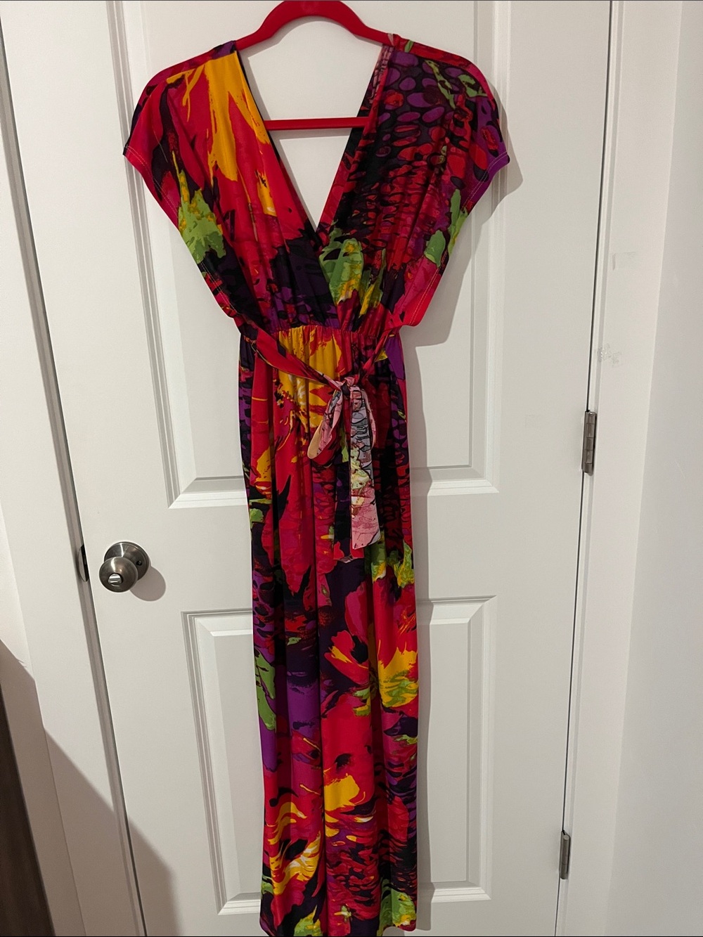 Pretty Young Thing Multicolor Floral Dress - Hot Pink, Yellow, red.
Ties.
